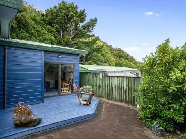 House for sale in Days Bay, Wellington