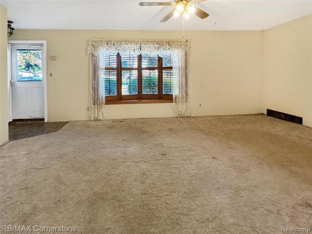 House for sale in Cherry Hill Plaza, Westland