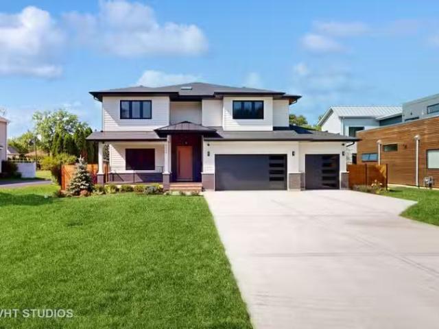 House for sale in Glenview