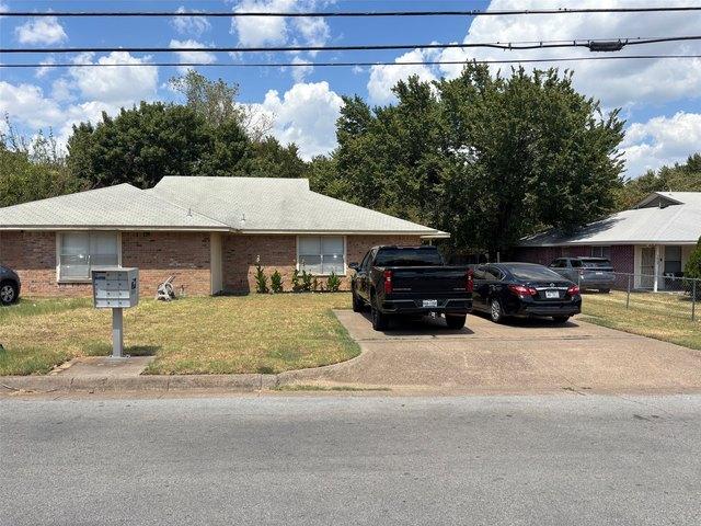 House for sale in Forest Hill, Texas