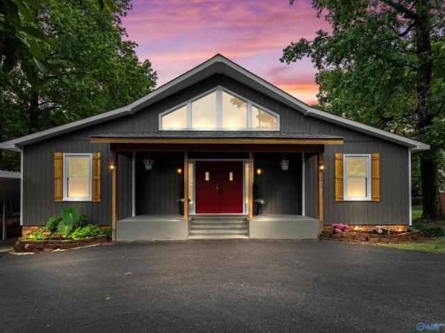 House for sale in Guntersville, Alabama