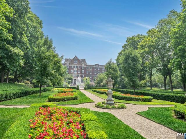 Condo for sale in Mahwah, New Jersey