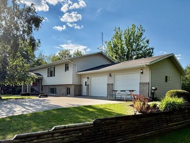 House for sale in Roseau, Minnesota