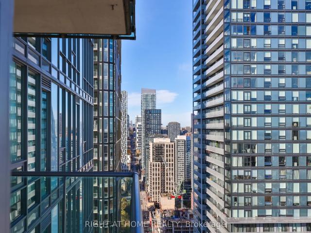 House for rent in Toronto Centre, Toronto
