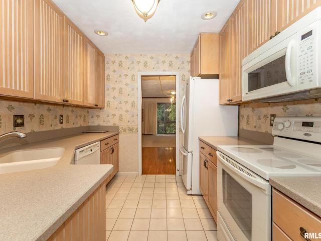 Condo for sale in Moline, Illinois