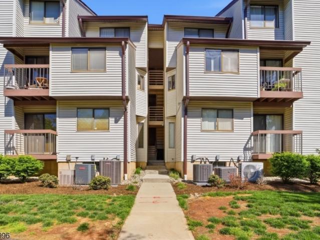 Townhouse for sale in Flagtown, New Jersey