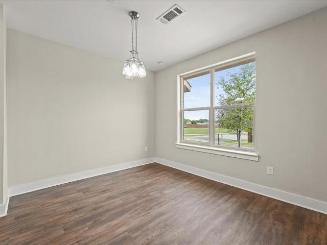 Townhouse for sale in Denton