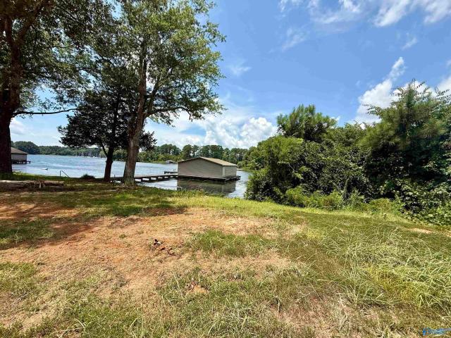 Land for sale in Guntersville, Alabama