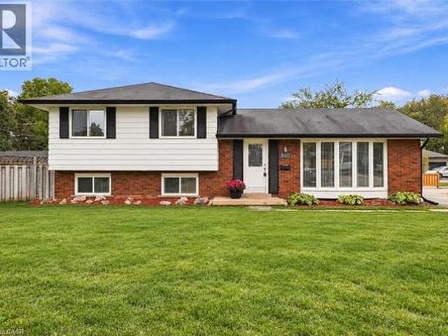 House for sale in Elizabeth Gardens, Burlington
