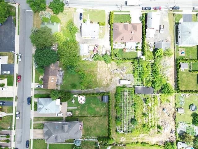 House for sale in Elmwood Park, New Jersey