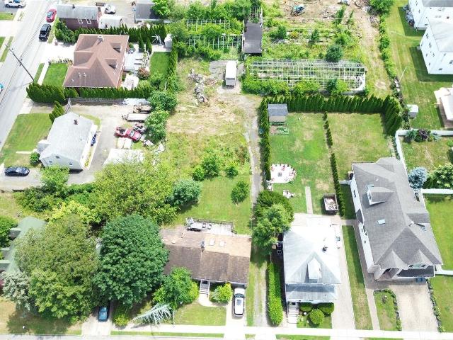 House for sale in Elmwood Park, New Jersey