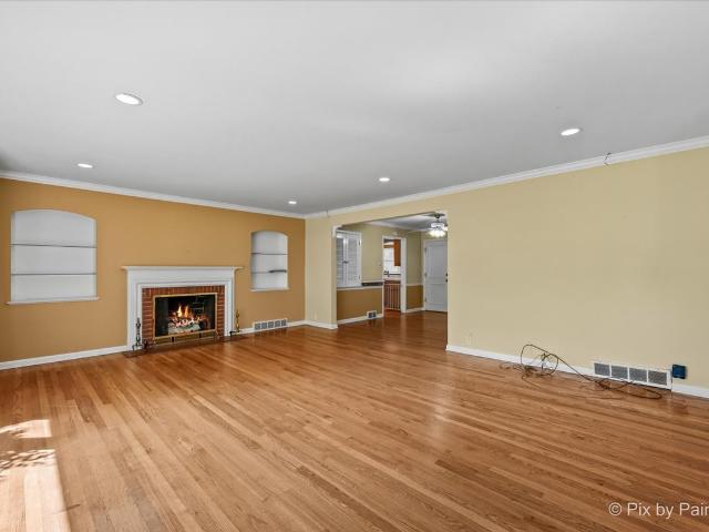 House for sale in Mchenry, Illinois