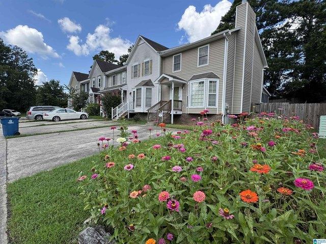 Townhouse for sale in Gardendale, Alabama
