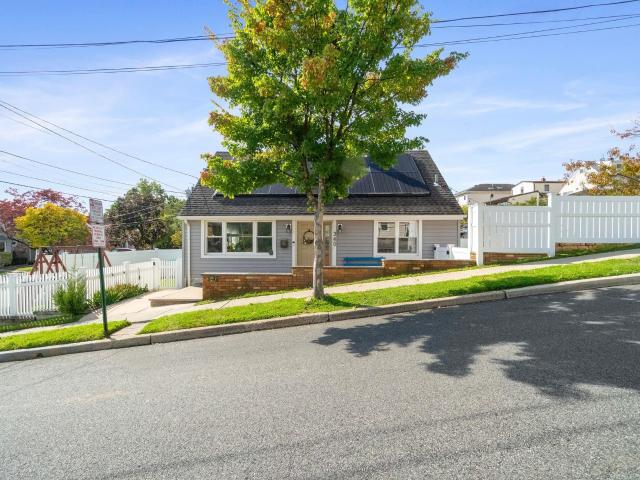 House for sale in Carlstadt, New Jersey