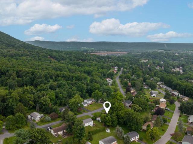 House for sale in Lemont, Pennsylvania