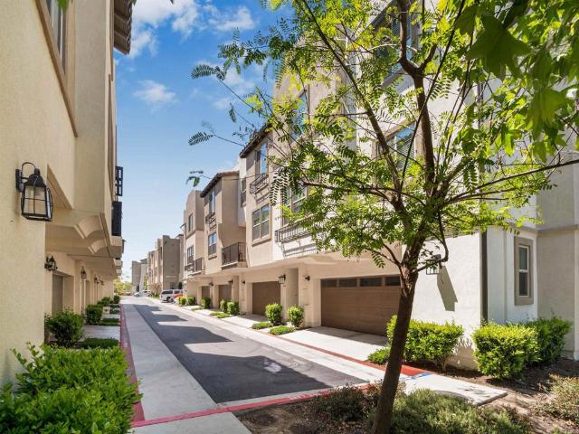 Townhouse for sale in Santee, California