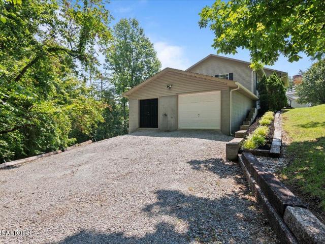 House for sale in Caryville