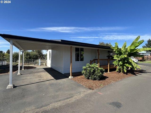 House for sale in Sublimity, Oregon
