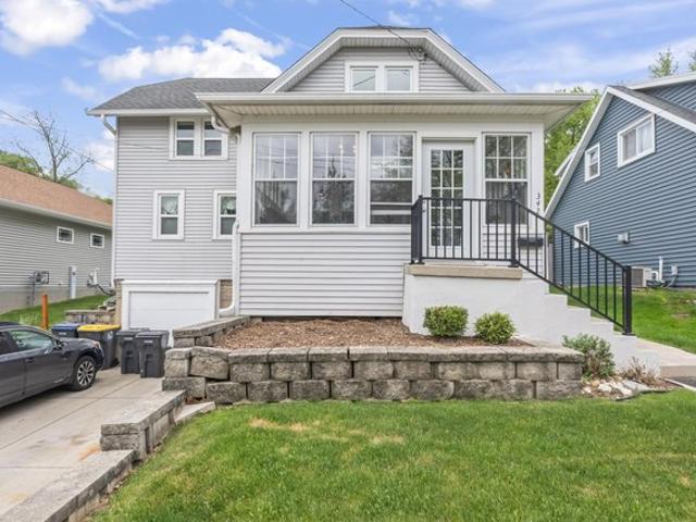 House for sale in Pewaukee, Wisconsin