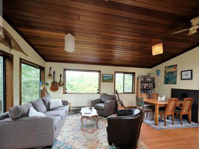 House for sale in Clayoquot, British Columbia
