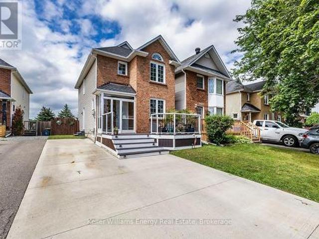 House for sale in Samac, Oshawa