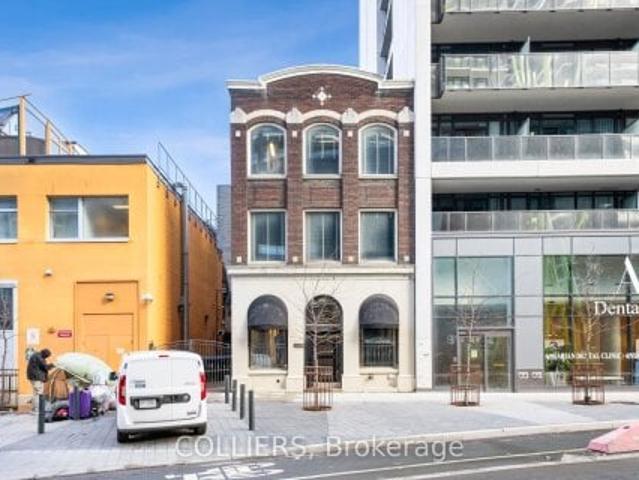 Office for sale in Woburn, Ontario