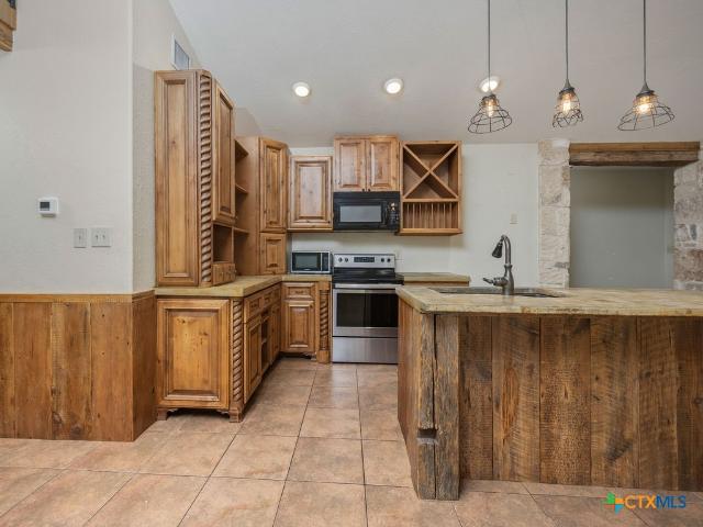 House for sale in Pipe Creek, Texas
