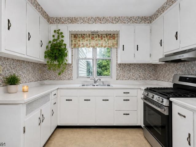 House for sale in Saddle Brook, New Jersey