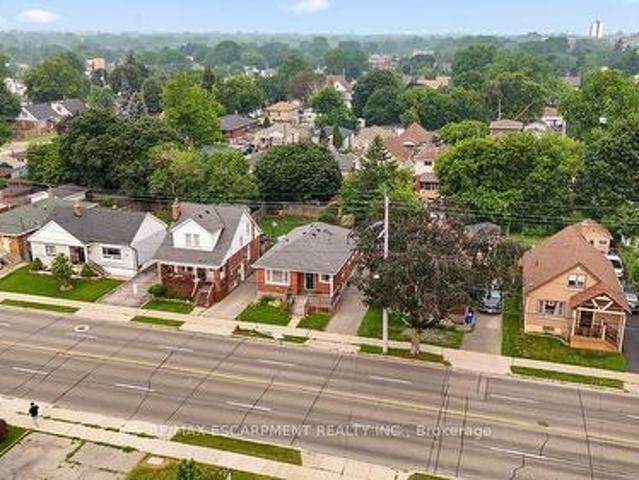 House for sale in Ancaster, Ontario