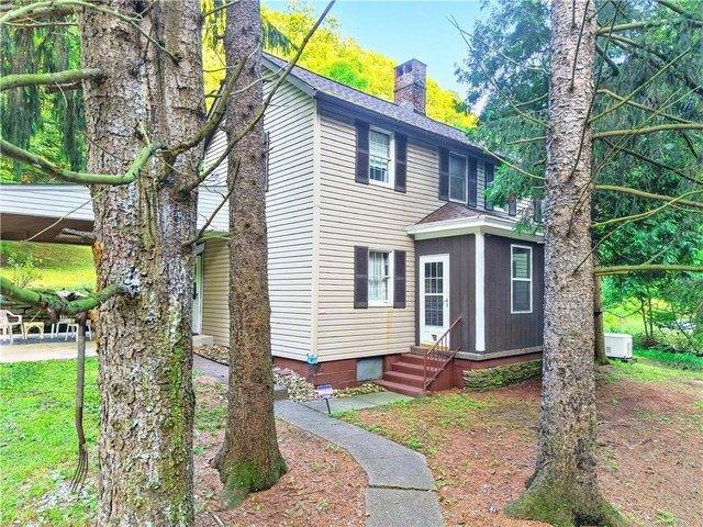 House for sale in Elizabeth, Pennsylvania