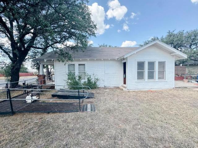 House for sale in Brownwood, Texas