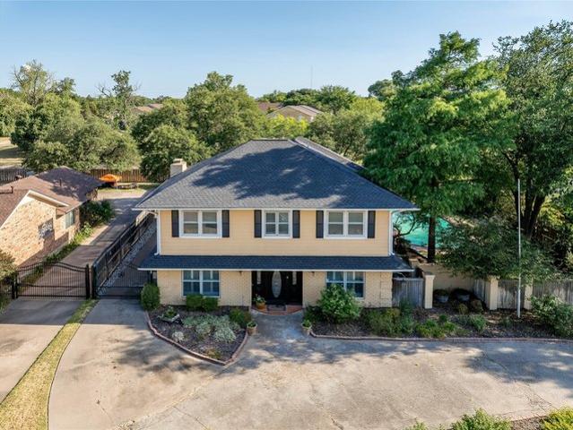 House for sale in Pantego, Texas