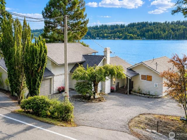 House for sale in Allyn, Washington