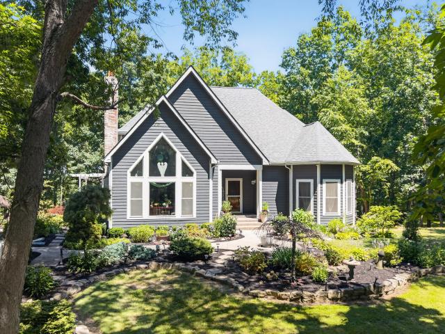 House for sale in Mchenry, Illinois