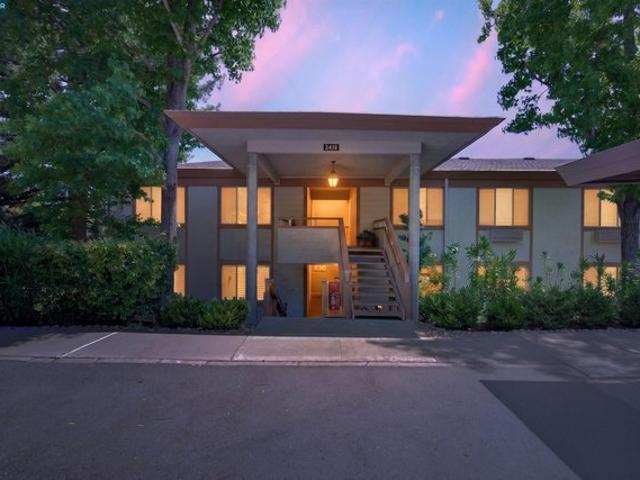 Condo for sale in Walnut Creek, California