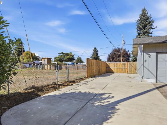 House for sale in Goshen, Eugene