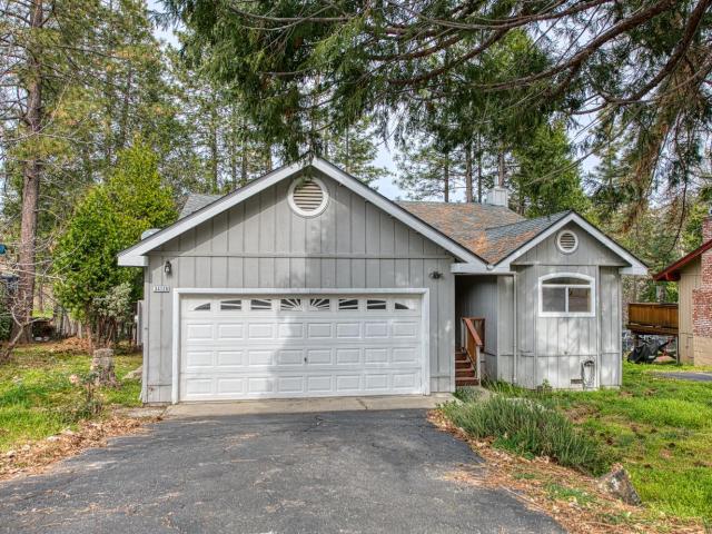 House for sale in Auberry, California