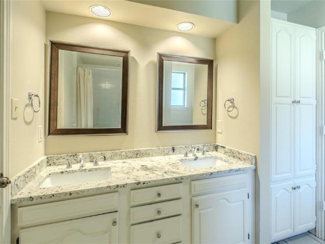 House for sale in Farmers Branch, Texas