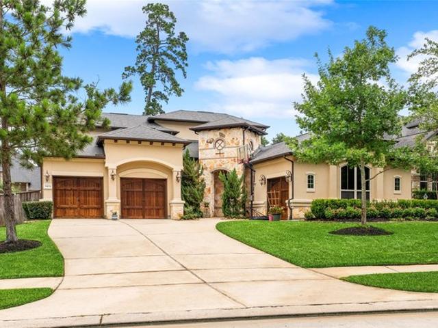 House for sale in Pinehurst, Texas