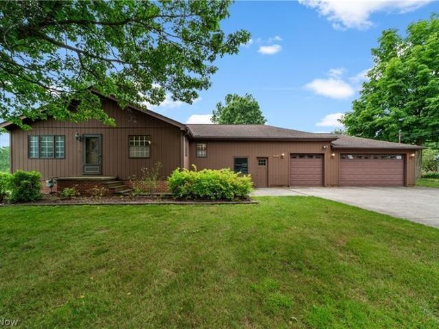 House for sale in Hinckley, Ohio