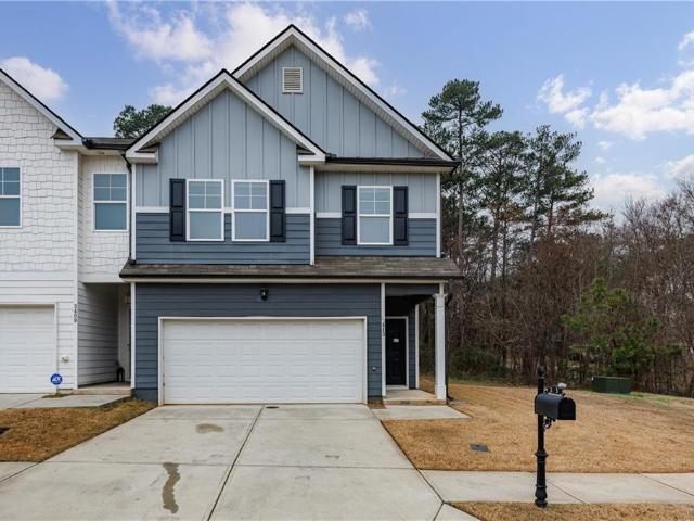 Townhouse for sale in Red Oak, Georgia