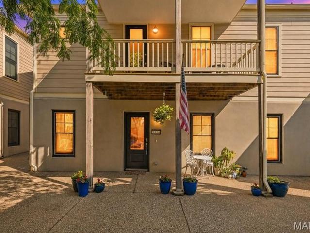 Condo for sale in Saint Charles, Missouri