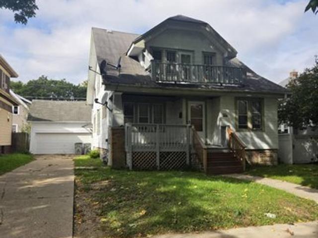 House for sale in Roosevelt Grove, Milwaukee