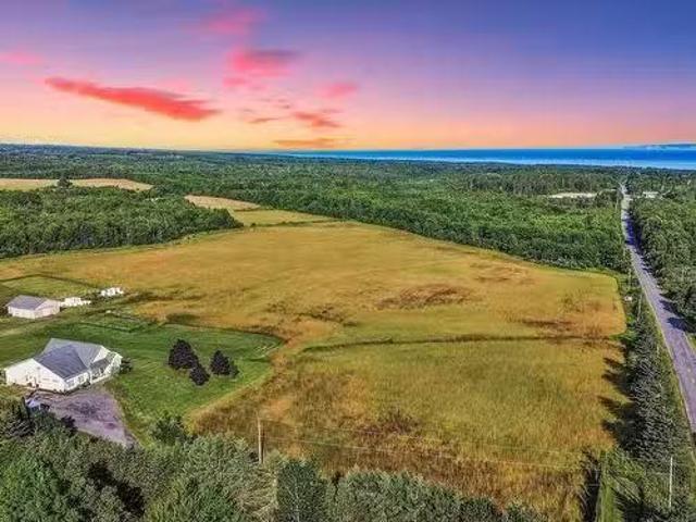 House for sale in Halls Harbour, Nova Scotia