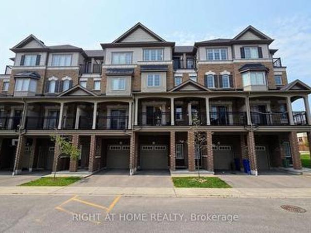 Townhouse for sale in Durham, Ontario