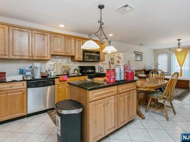 Property for sale in Palisades Park, New Jersey