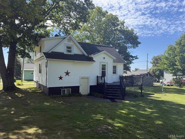 House for sale in Mohawk, Allouez Township