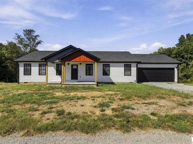 House for sale in Edmonton, Metcalfe County