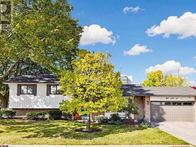 House for sale in Oakville, Golden Horseshoe