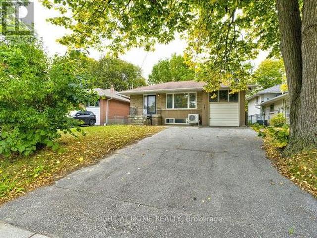 House for sale in Etobicoke Centre, Toronto